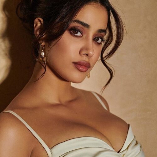 Janhvi Kapoor Ke Bare Mein