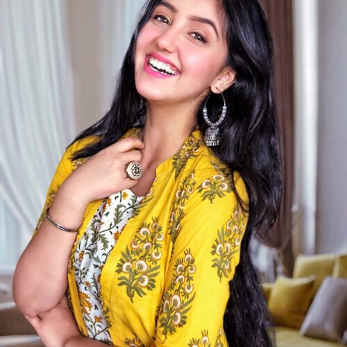 Ashnoor Kaur biography in hindi